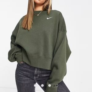Nike Women's Green Sweatshirt
